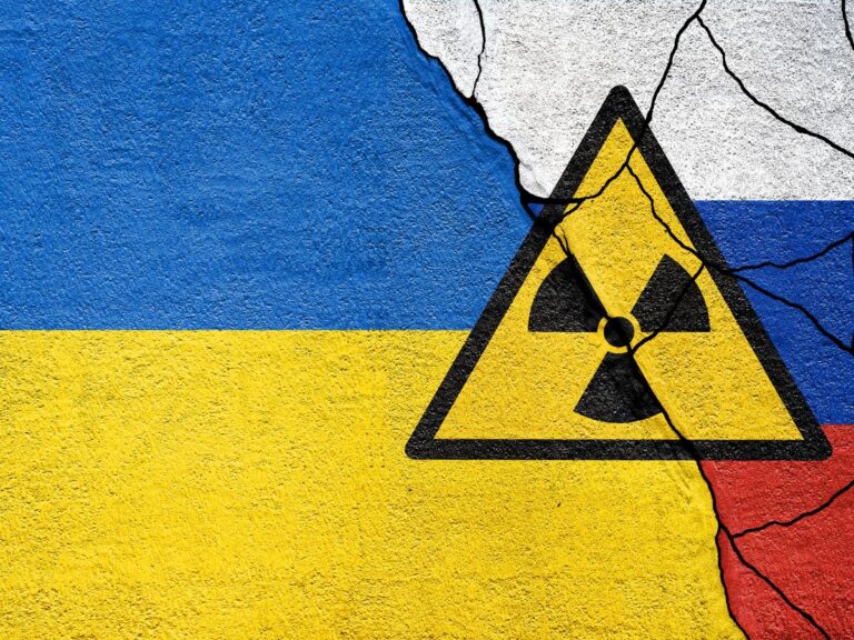Czy rosyjski atak na elektrownię atomową w Zaporożu stwarza realne zagrożenie nuklearne?